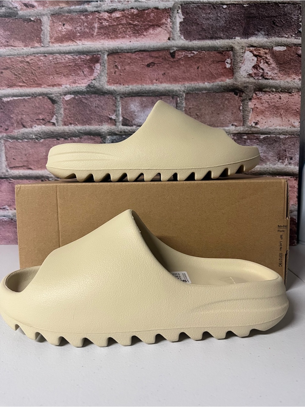 Adidas Yeezy Slides(Bone)